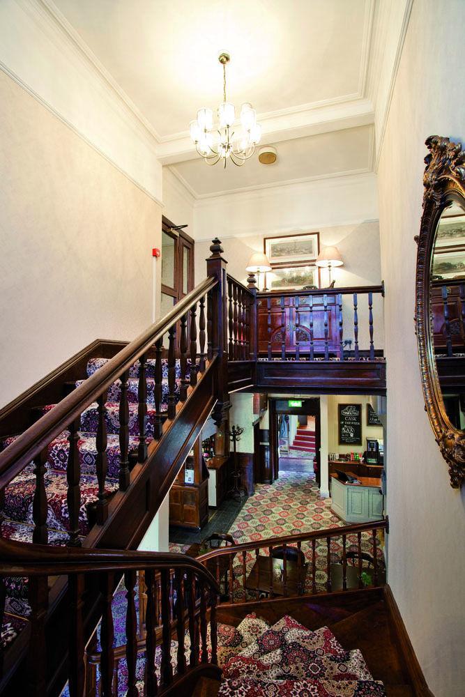 The Golden Lion At Settle 호텔 외부 사진