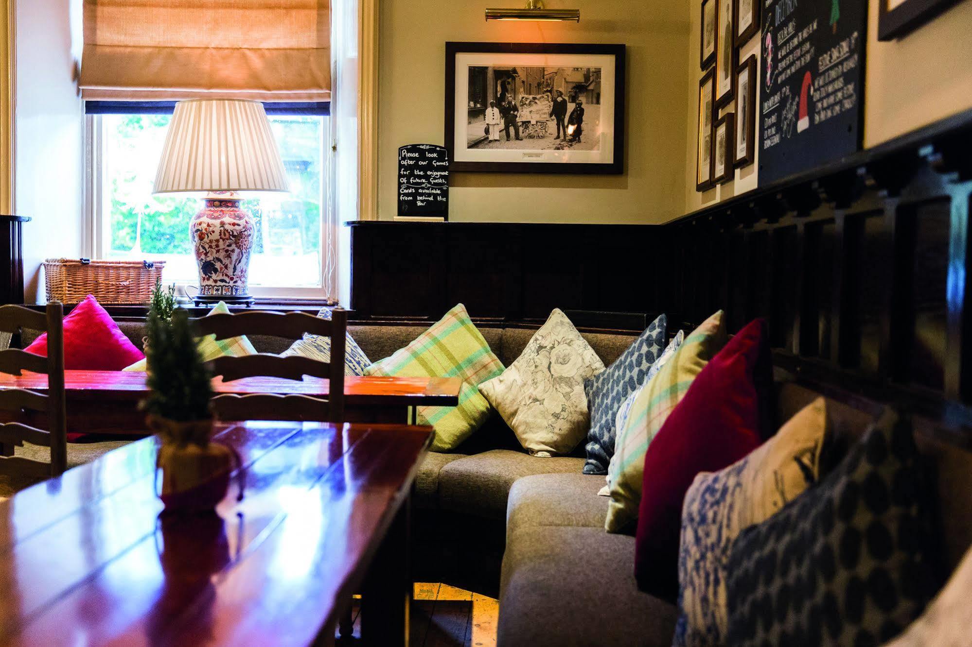 The Golden Lion At Settle 호텔 외부 사진